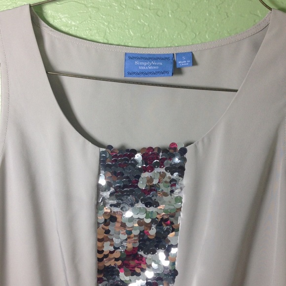 SimplyVera VeraWang Silver Sequin Short Sleeve Top - Picture 2 of 3